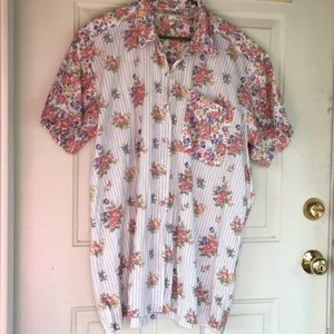 Cute plus size cotton short sleeve blouse.